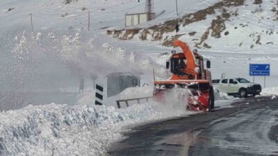 Van-Çatak kara yolu, 5 gün önce meydana gelen çığ felaketi