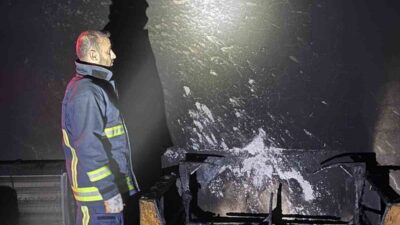 Van’ın Tuşba ilçesine bağlı Dibekdüzü Mahallesi’nde meydana gelen yangın sonucunda