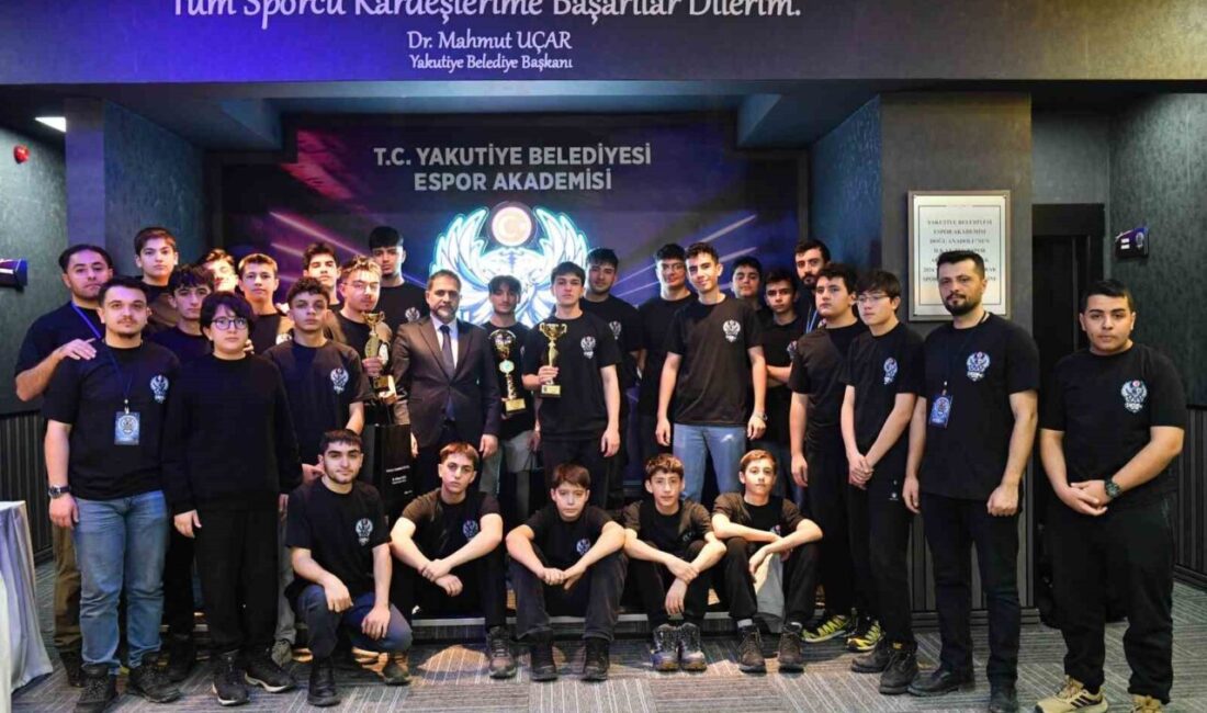 Yakutiye Belediyesi Espor Akademisi, okulların yarıyıl tatiline girmesiyle birlikte öğrencilerin