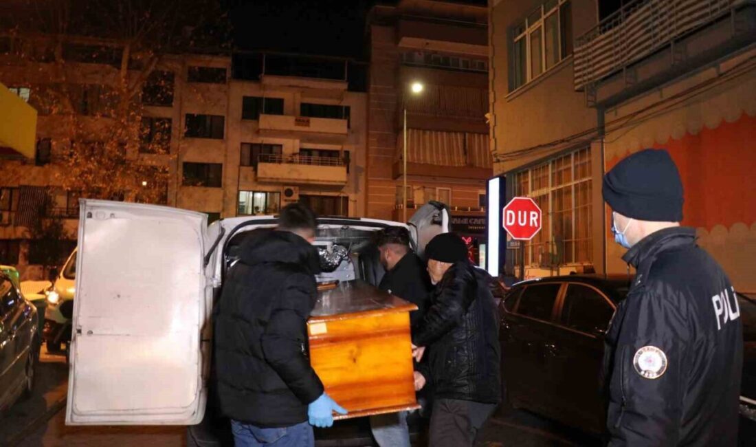 Denizli’nin Pamukkale ilçesinde Fesleğen Mahallesi’nde meydana gelen yangında dumandan etkilenen