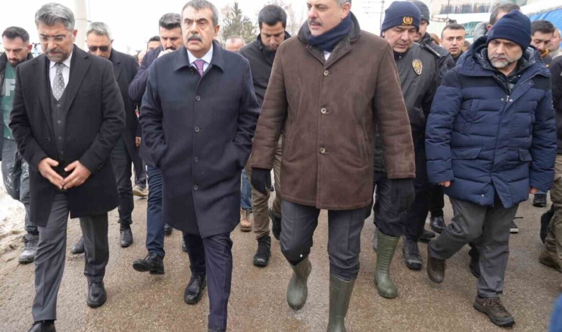 Milli Eğitim Bakanı Prof. Dr. Yusuf Tekin, Erzurum’da bir mobilya