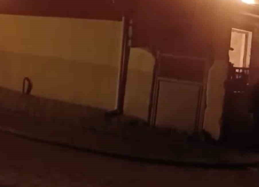 Karacabey ilçesine bağlı bir köyde yaşanan yangın, yılbaşı gecesi köylüler