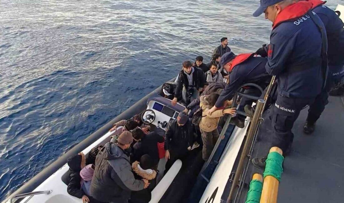 Muğla’nın Fethiye ilçesi açıklarında, içinde 11 çocuk olmak üzere toplam