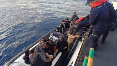Muğla’nın Fethiye ilçesi açıklarında, içinde 11 çocuk olmak üzere toplam