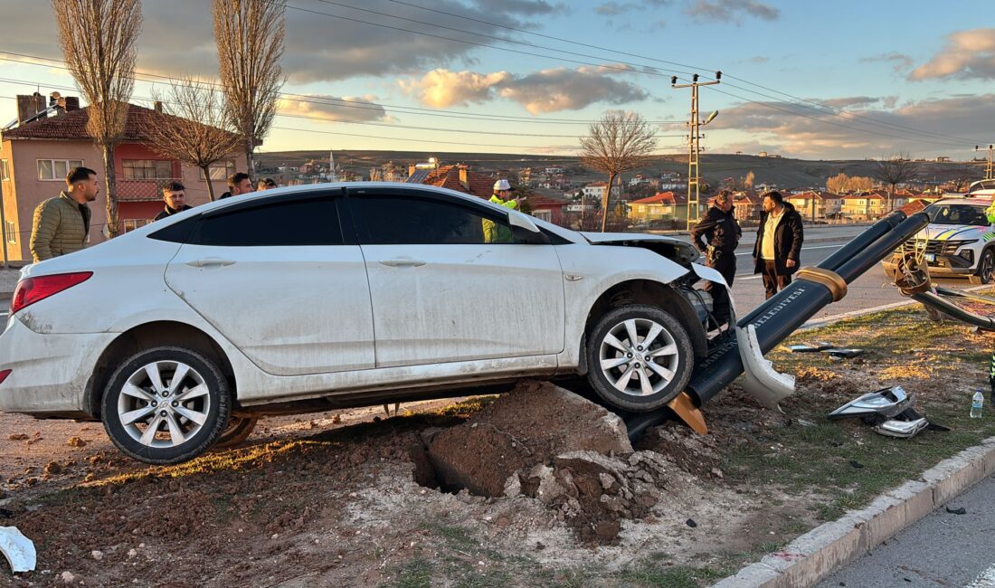 Yozgat’ın Sarıkaya ilçesinde maddi hasarlı trafik kazası meydana geldi. Edinilen
