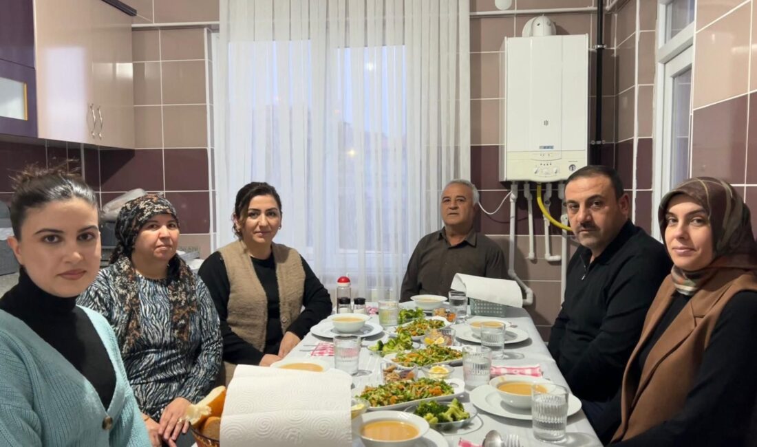 Başkan Hakanoğlu Emekli Personelin İftarına Konuk Oldu Çiçekdağı Belediye Başkanı