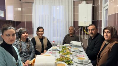 Başkan Hakanoğlu Emekli Personelin İftarına Konuk Oldu Çiçekdağı Belediye Başkanı