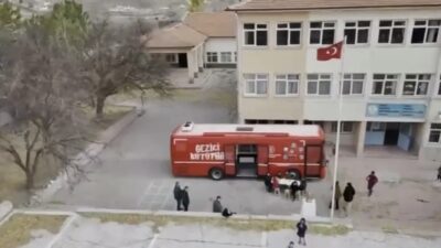 Yozgat’ta kültür hizmetleri sahaya taşındı. 4 bin kitaplık arşiviyle yollara
