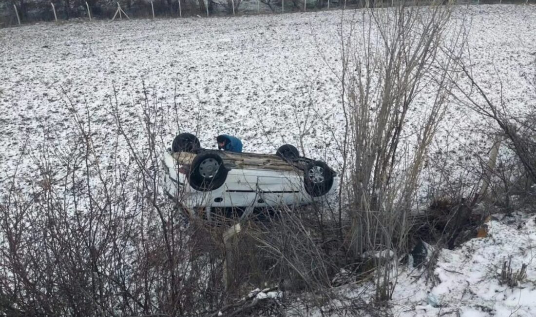 Yozgat’ın Saraykent ilçesinde sürücüsünün direksiyon hakimiyetini kaybetti otomobil takla attı.