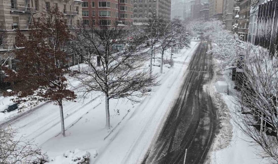 ABD’nin kuzeydoğusunu vuran kar fırtınası, yaşamı olumsuz etkilerken, 10 binden