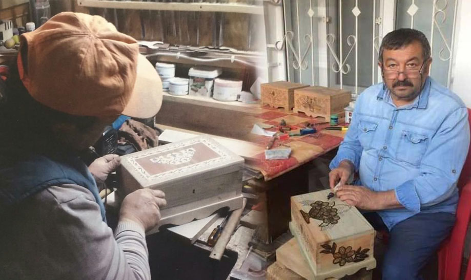 Çiçekdağı ilçesinde yaşayan ve 40 yılı aşkın süredir ahşap sanatıyla