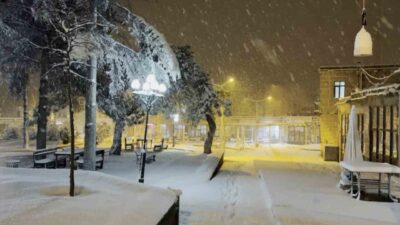 Gece boyunca Aksaray’da şehir merkezi ile yüksek kesimdeki ilçeleri kar