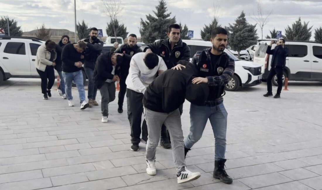 Aksaray ilinde, Narkotik Suçlarla Mücadele (NSM) Şubesi ekipleri tarafından uyuşturucu