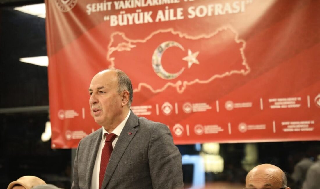 Alaca ilçesinde Ramazan ayının başlangıcında gerçekleştirilen “Büyük Aile Sofrası” etkinliği,