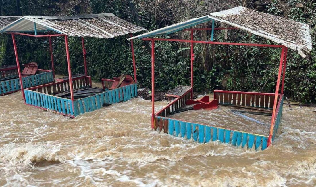 Alanya ilçesine bağlı Oba Mahallesi’nde dün akşam meydana gelen yoğun