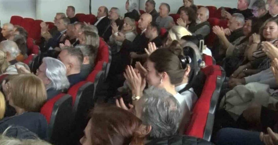 Ankara’nın Gençlik Parkı Necip Fazıl Sahnesi’nde, Anatolia Musiki Ateşi Korosu