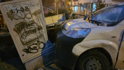 Ankara’nın Mamak ilçesinde meydana gelen bir trafik kazasında, hafif ticari