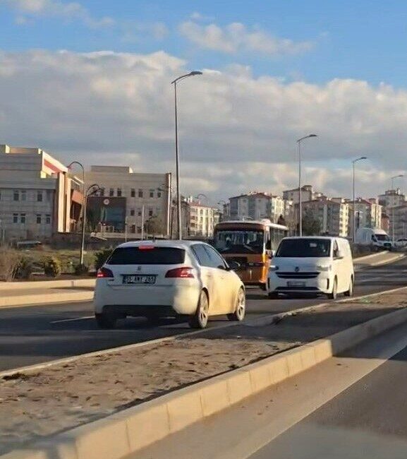 Polatlı ilçesinde meydana gelen olayda, Esentepe Mahallesi’nde seyir halindeki sürücü
