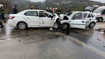 Ağlasun ilçesinde meydana gelen ve Antalya-Isparta kara yolunda gerçekleşen trafik