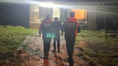 Muğla’nın Menteşe ilçesine bağlı Yerkesik Mahallesi’nde aşırı yağışlar sonucu aracı