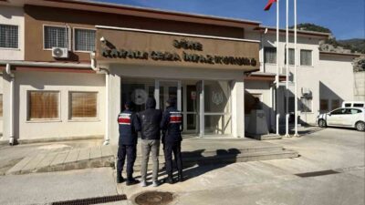 Aydın’ın Söke ve Kuşadası ilçelerinde, farklı suçlardan aranan 2 kişi,