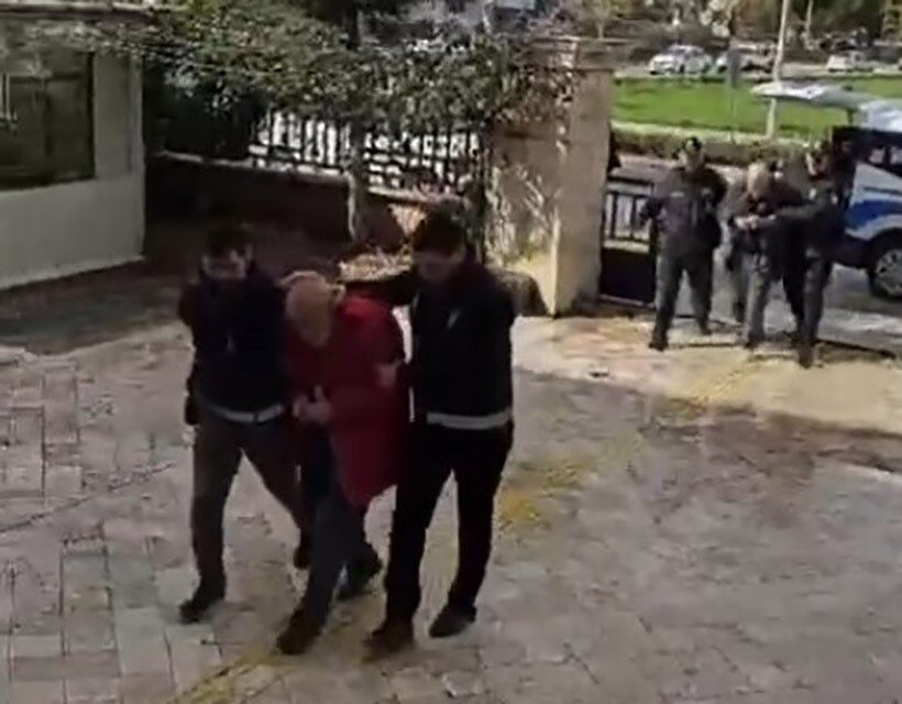 Didim ilçesinde, biri kadın iki kişi silahla vurularak öldürülmüş halde