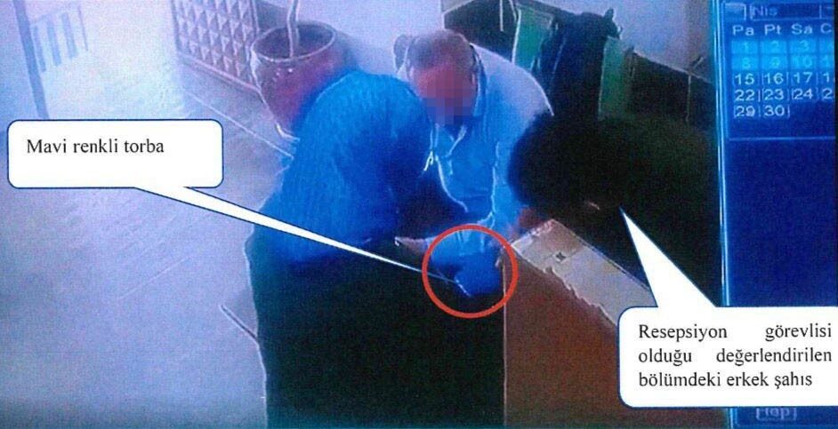 Bakırköy Belediyesi’nde çalışan bir zabıta memuru, ruhsat işlemleri karşılığında bir