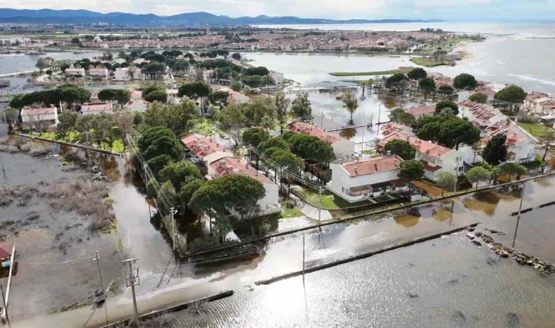 Balıkesir’in Burhaniye ilçesindeki Dalyan mevkisinde, yazlık sitelerin bulunduğu bölgede, lodos