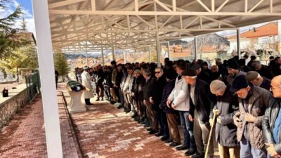 Burdur’da meydana gelen trafik kazasında 7 kişi hayatını kaybederken 5