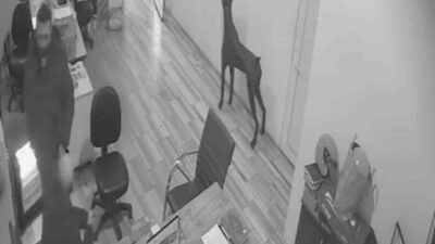 Bir iş yerinde yaşanan olayda Bursa’da, kolonya dökülen bir vatandaşın