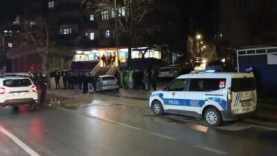 Bursa’da bir kıraathane önünde otomobilden ateş açılarak yaralanan iki kişi,
