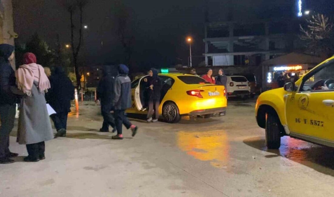 İnegöl’de bulunan bir tekstil fabrikasında akşam yemeğinde pilav tüketen 20