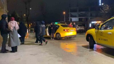 İnegöl’de bulunan bir tekstil fabrikasında akşam yemeğinde pilav tüketen 20