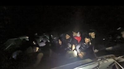Ayvacık ilçesi açıklarında Sahil Güvenlik ekipleri tarafından bir lastik bot