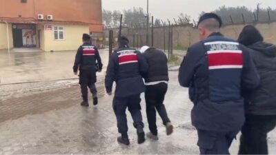 Çanakkale’de düzenlenen operasyonda 90 kaçak göçmen yakalandı. Ayrıca, yapılan operasyonlarda