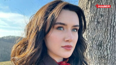 Kanal 7 ekranlarında yayınlanan Rüzgarlı Tepe dizisinde “Zeynep” karakterine hayat