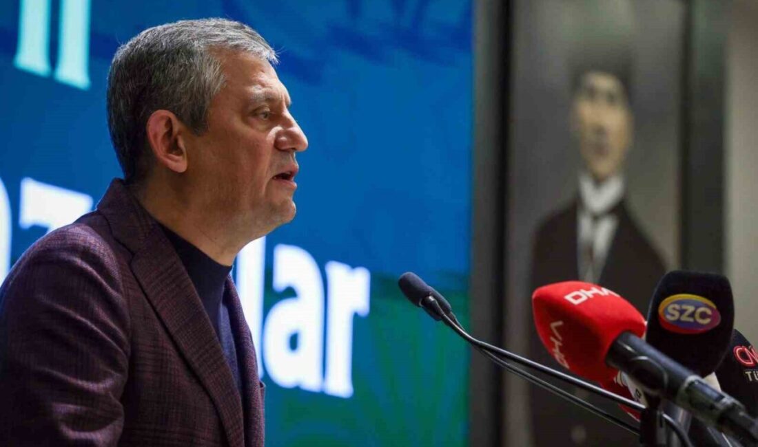 CHP Genel Başkanı Özgür Özel, partisinin Ankara İl Örgütü tarafından