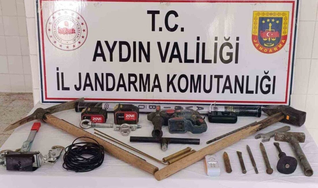 Çine ilçesinde izinsiz kazı yapıldığı bilgisine ulaşan Jandarma ekipleri, 9
