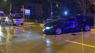 Çorum’da meydana gelen trafik kazasında, bir anne ile oğlu yaralandı.
