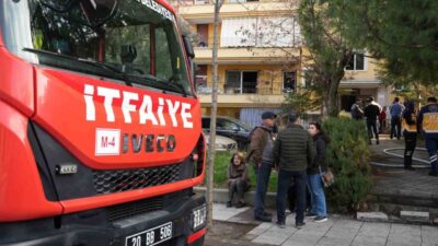Denizli’deki Yunusemre Mahallesi Hüseyin Yılmaz Caddesi’nde bulunan 3 katlı bir