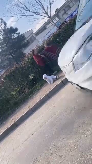 Bursa’nın Yıldırım ilçesinde dilenmek amacıyla sokakta bulunan kadınlar arasında çıkan