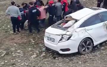 Diyarbakır’ın Kulp ve Lice ilçeleri arasında bir aracın sürücüsü direksiyon