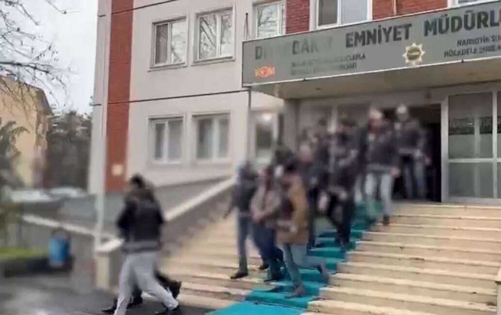 Diyarbakır’da polis ekipleri tarafından tefecilikle mücadele operasyonunda 6 kişi tutuklandı.