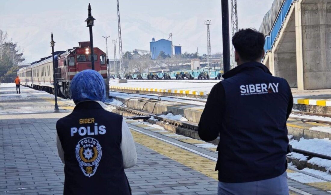 Erzincan Emniyet Müdürlüğü Siber Suçlarla Mücadele Şube Müdürlüğü ekipleri, siber