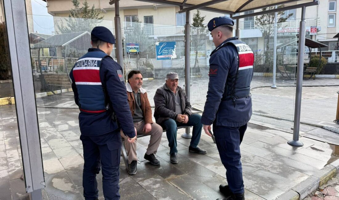 Yozgat’ın Boğazlıyan ilçesinde jandarma ekipleri, son dönemde artan dolandırıcılık olaylarına