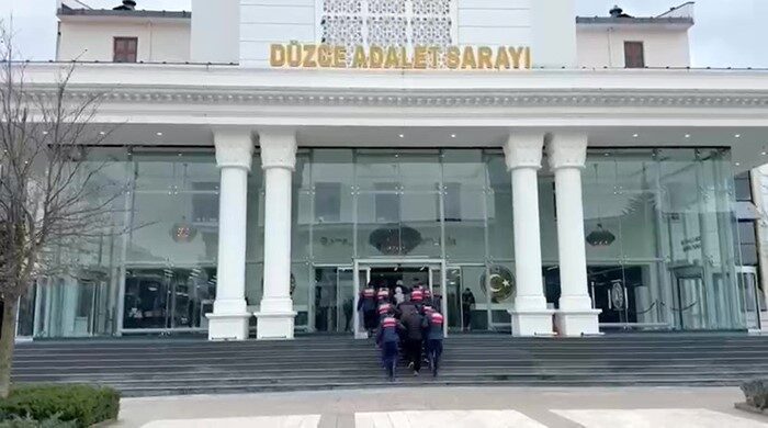 Düzce merkezli 4 ilde, yapay zeka alanında tanınmış kişilerin fotoğraflarının