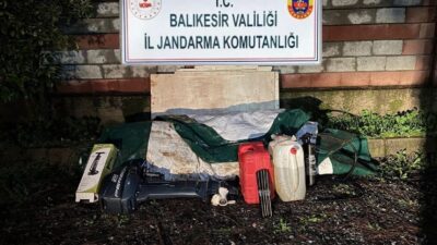 Balıkesir’in Ayvalık ilçesinde, Yunanistan’a yasadışı yollarla gitmeye çalışan 9 düzensiz