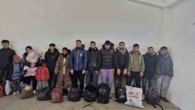 Uzunköprü ilçesinde gerçekleştirilen denetimlerde güvenlik güçleri tarafından 14 kaçak göçmen