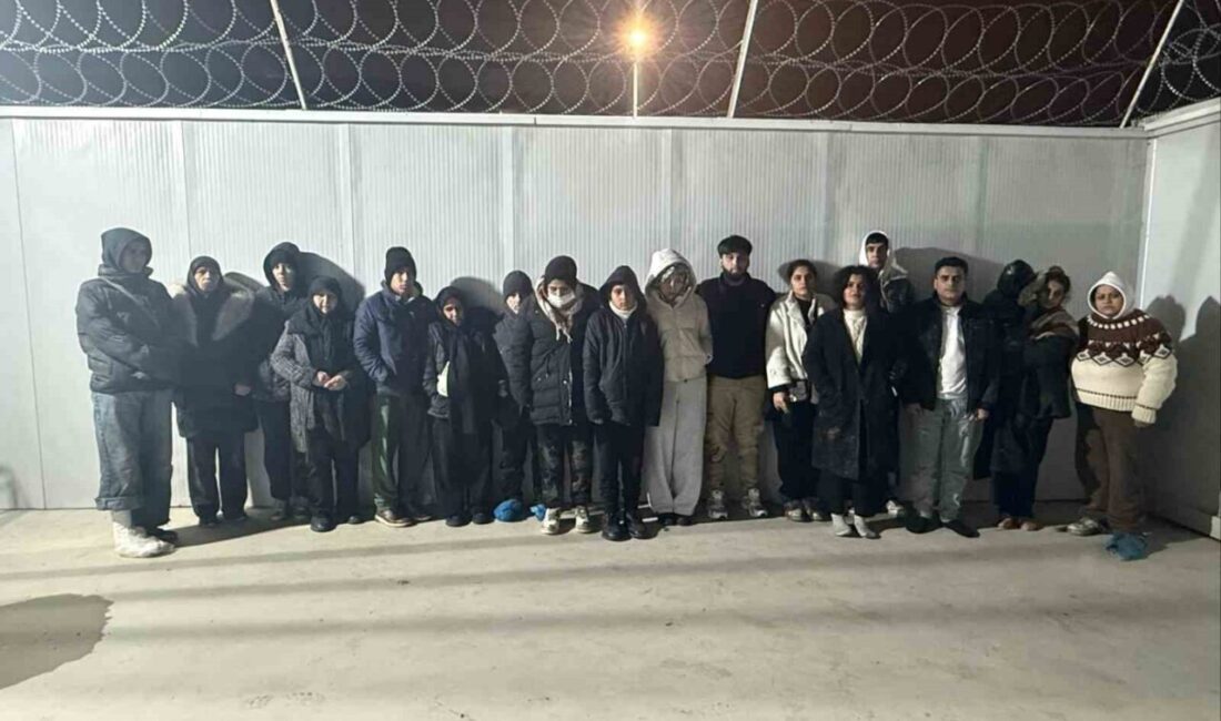 Uzunköprü ilçesinde gerçekleştirilen denetimlerde 18 Afganistan vatandaşı kaçak göçmen yakalandı.