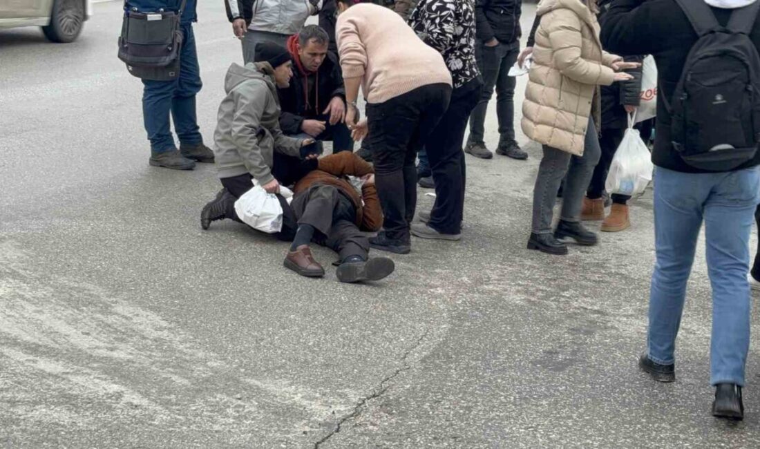 Edirne’de torunuyla yolun karşısına geçmeye çalışan bir yaşlı adamın, motosiklet